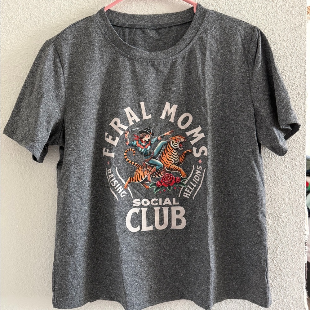Gray Graphic Feral Mom T-Shirt